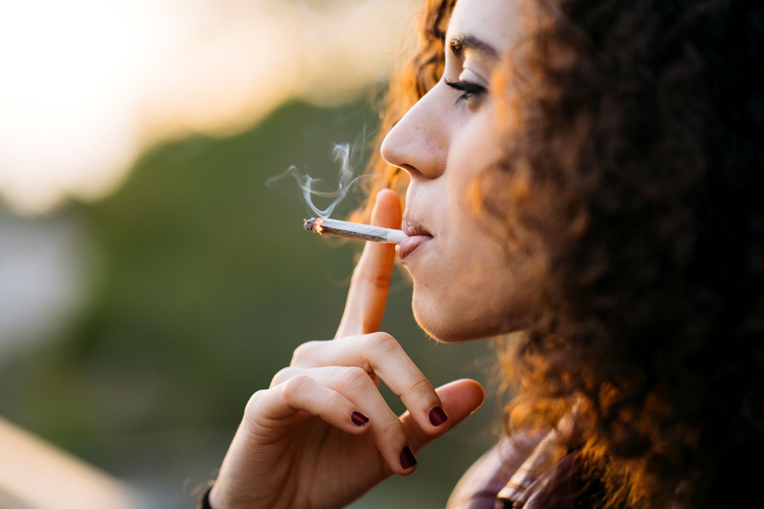 Smoking After Wisdom Teeth Removal with Stitches: Best Tips